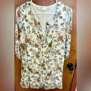 Built by Dreams long floral blouse light weight top
